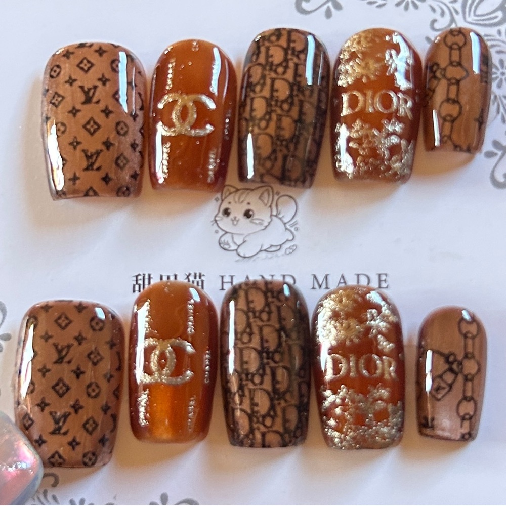 Luxury Logo Brown Press-On Nail Set - Sz L